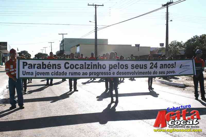 Desfile - 24 Aniversario de Cocalzinho