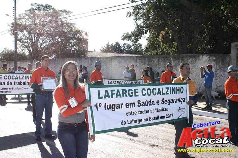 Desfile - 24 Aniversario de Cocalzinho