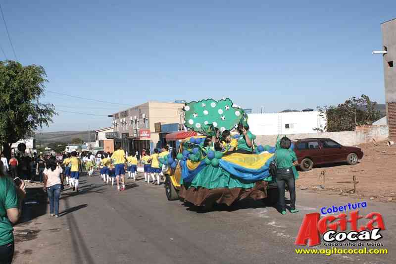 Desfile - 24 Aniversario de Cocalzinho