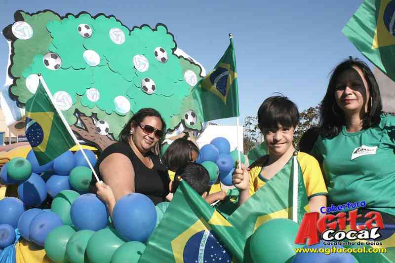 Desfile - 24 Aniversario de Cocalzinho