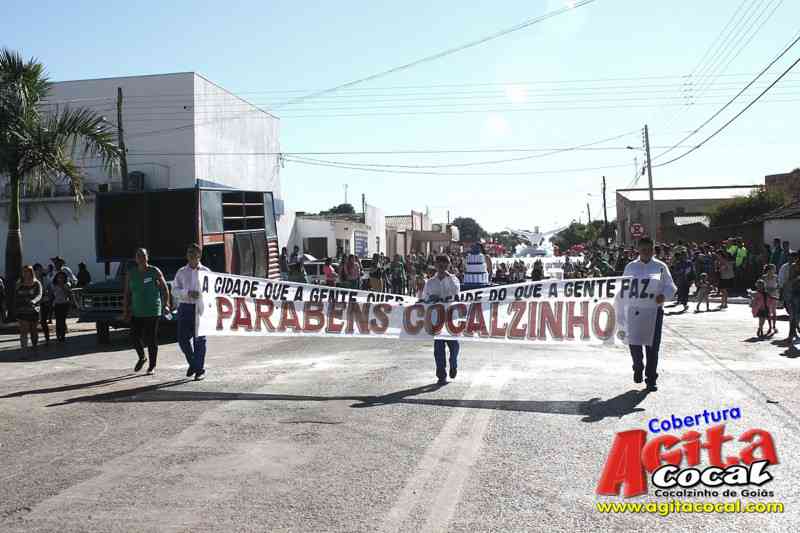 Desfile - 24 Aniversario de Cocalzinho