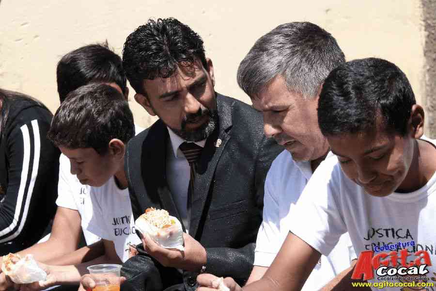 Alunos do Projeto Justia Educacional: ?Conhecer os Poderes?.