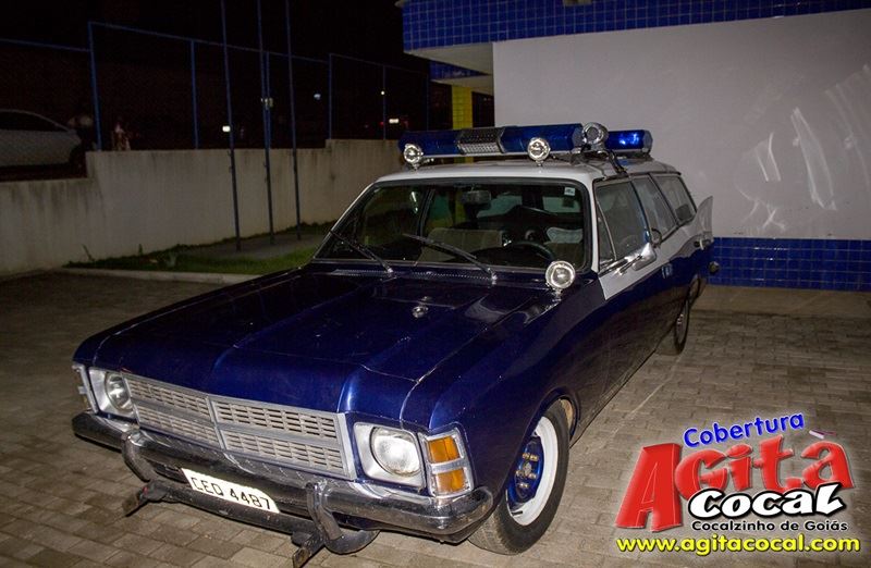 Alunos do Colgio CMEI em Cocalzinho encerra o ano em estilo anos 60