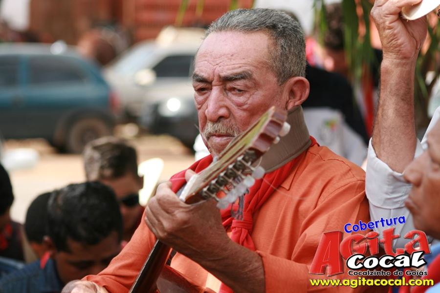 Entrega da Folia do Divino Esprito Santo