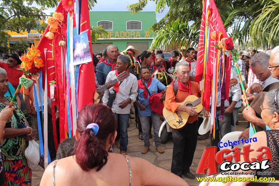 Entrega da Folia do Divino Esprito Santo