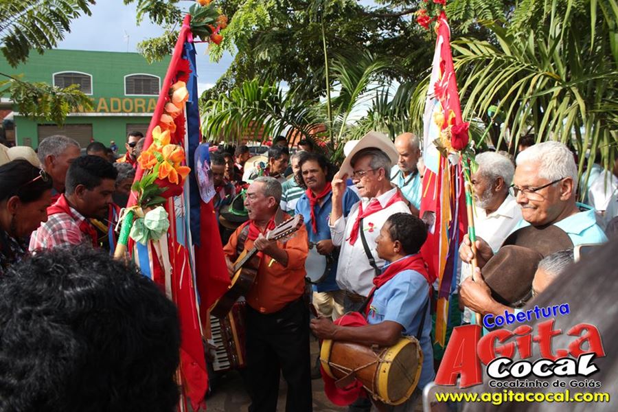 Entrega da Folia do Divino Esprito Santo