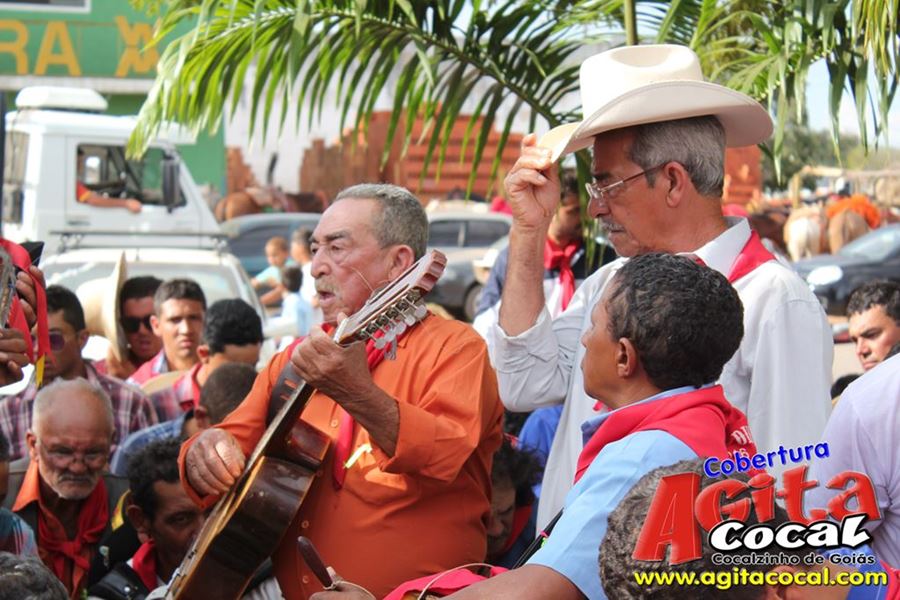 Entrega da Folia do Divino Esprito Santo