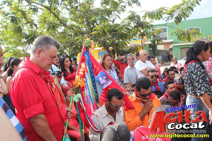 Entrega da Folia do Divino Esprito Santo