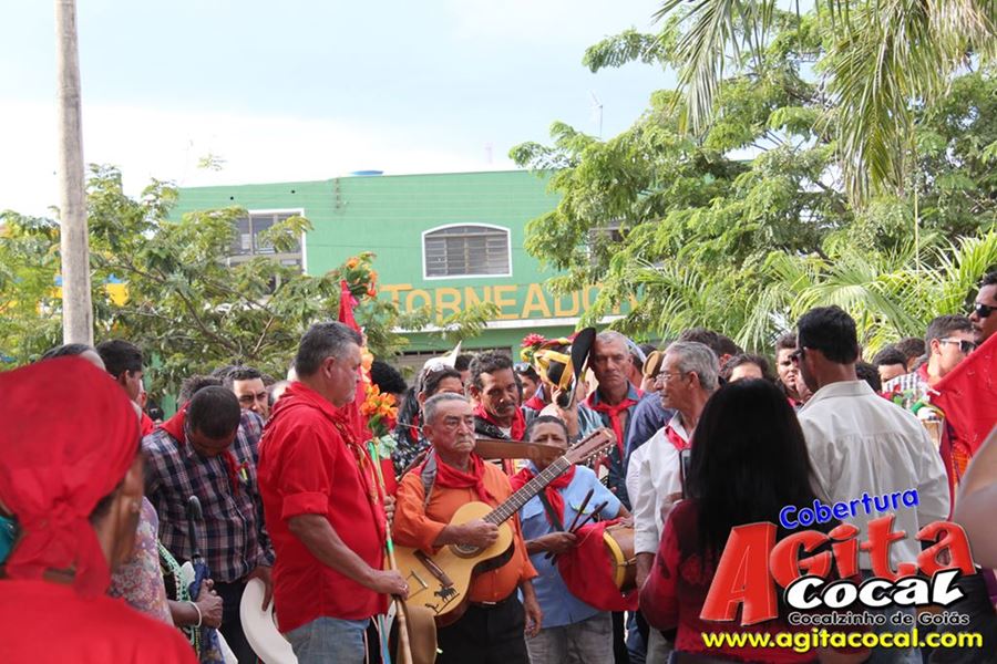 Entrega da Folia do Divino Esprito Santo