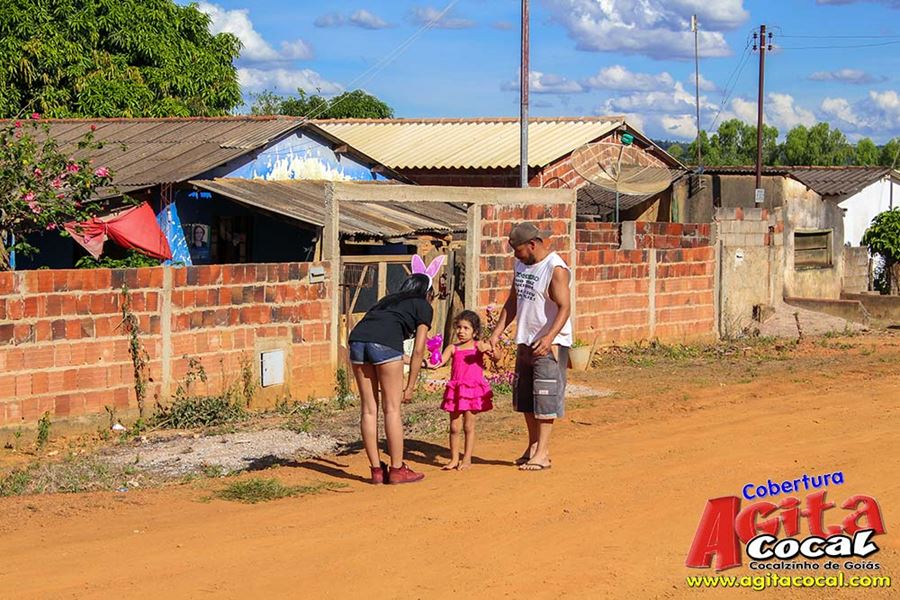 Crianas de Cocalzinho comemoram pscoa e ganham ovos - 2017