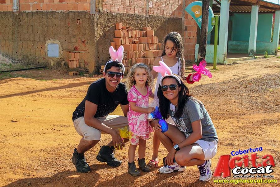 Crianas de Cocalzinho comemoram pscoa e ganham ovos - 2017
