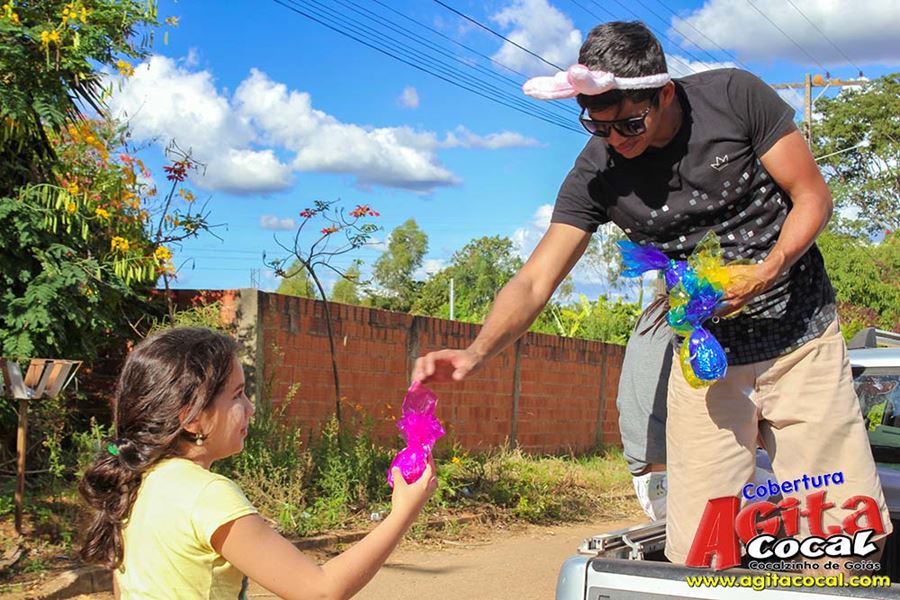 Crianas de Cocalzinho comemoram pscoa e ganham ovos - 2017
